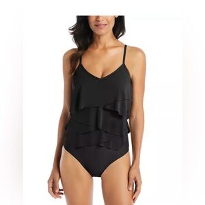NWT Beyond Control
Women's Solid Citizen Tiered One-Piece Swimsuit size 10
